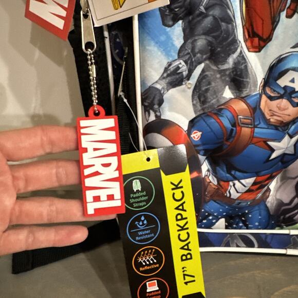 🆕Marvel Avengers✨Light Up✨Backpack 17”✨Laptop Sleeve & Key Chain NWT✨3D Front - Picture 5 of 7